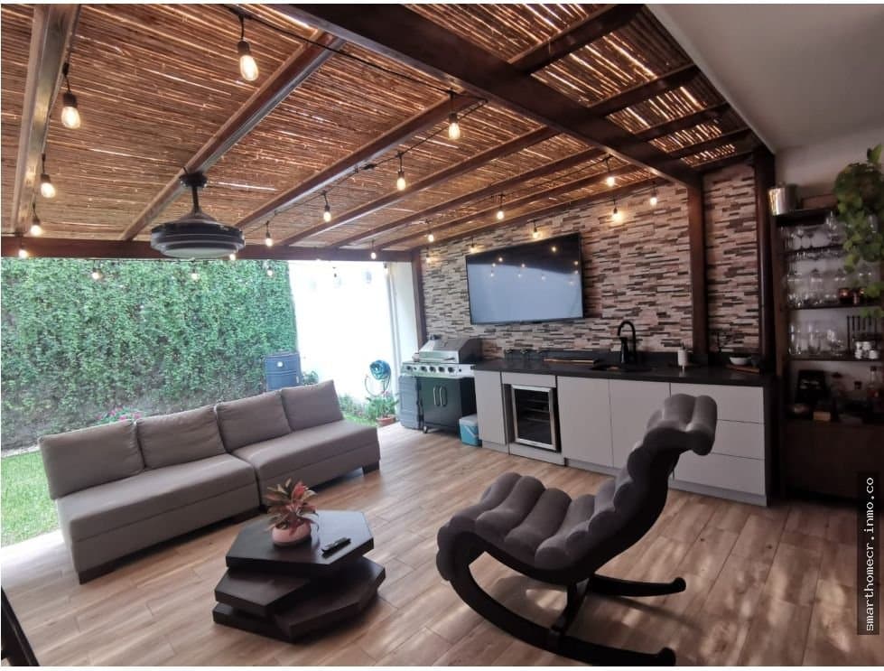Se vende casa en condominio en guachepelín de escazú
