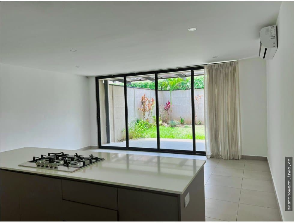 Alquiler de casa en condominio - lindora 43