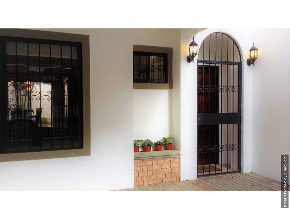 Alquiler de casa en urbanización quintanar, escazú