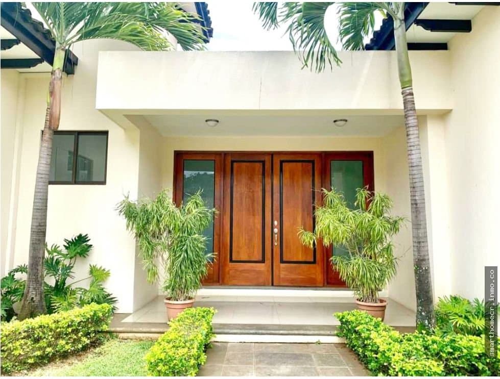 Alquiler de casa en condominio la hacienda