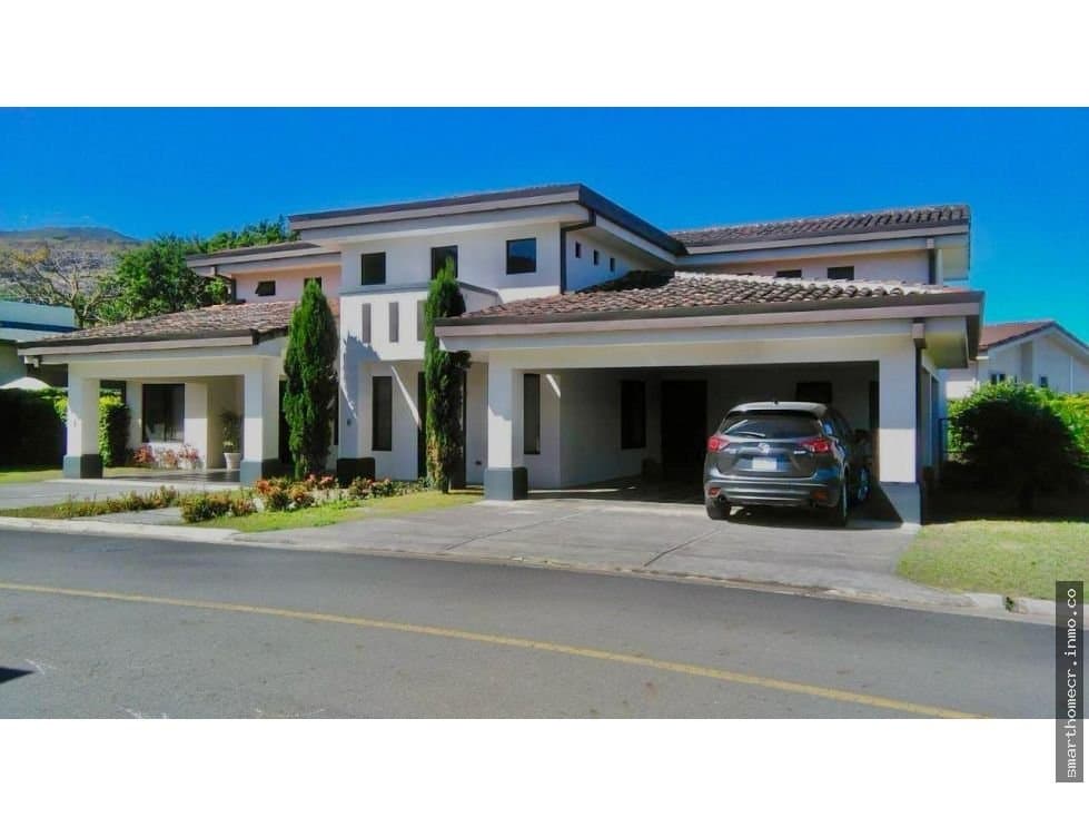 Alquiler de casa en el centro de santa ana