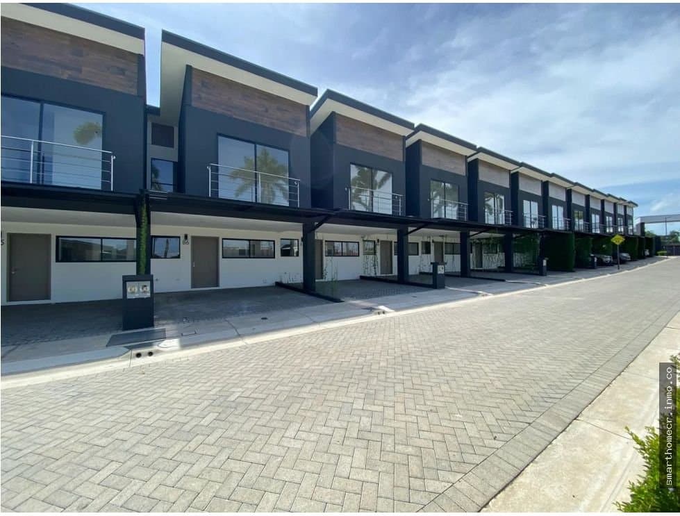 Se vende casa nueva en san rafael de alajuela (inversionistas)